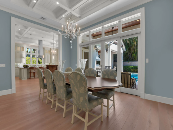 Luxury Coastal Retreat in Naples - Perfect For Your Next Vacation